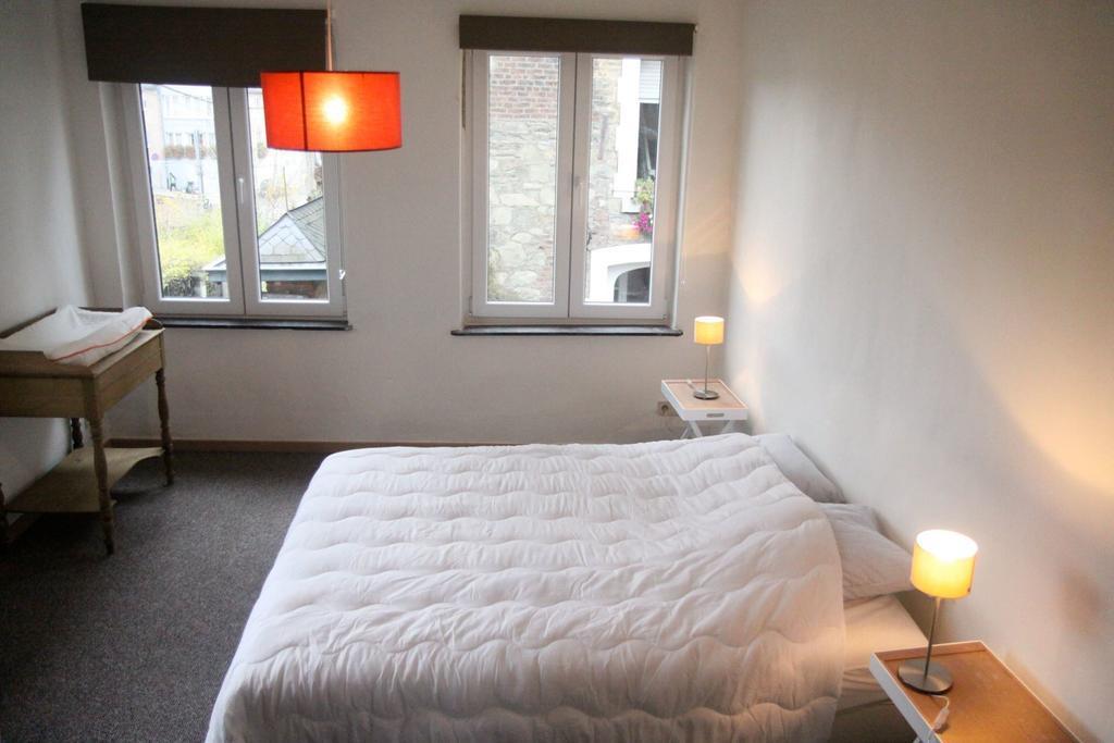 Holiday Home "Les Ancolies " Gite Citadin Spa Bilik gambar